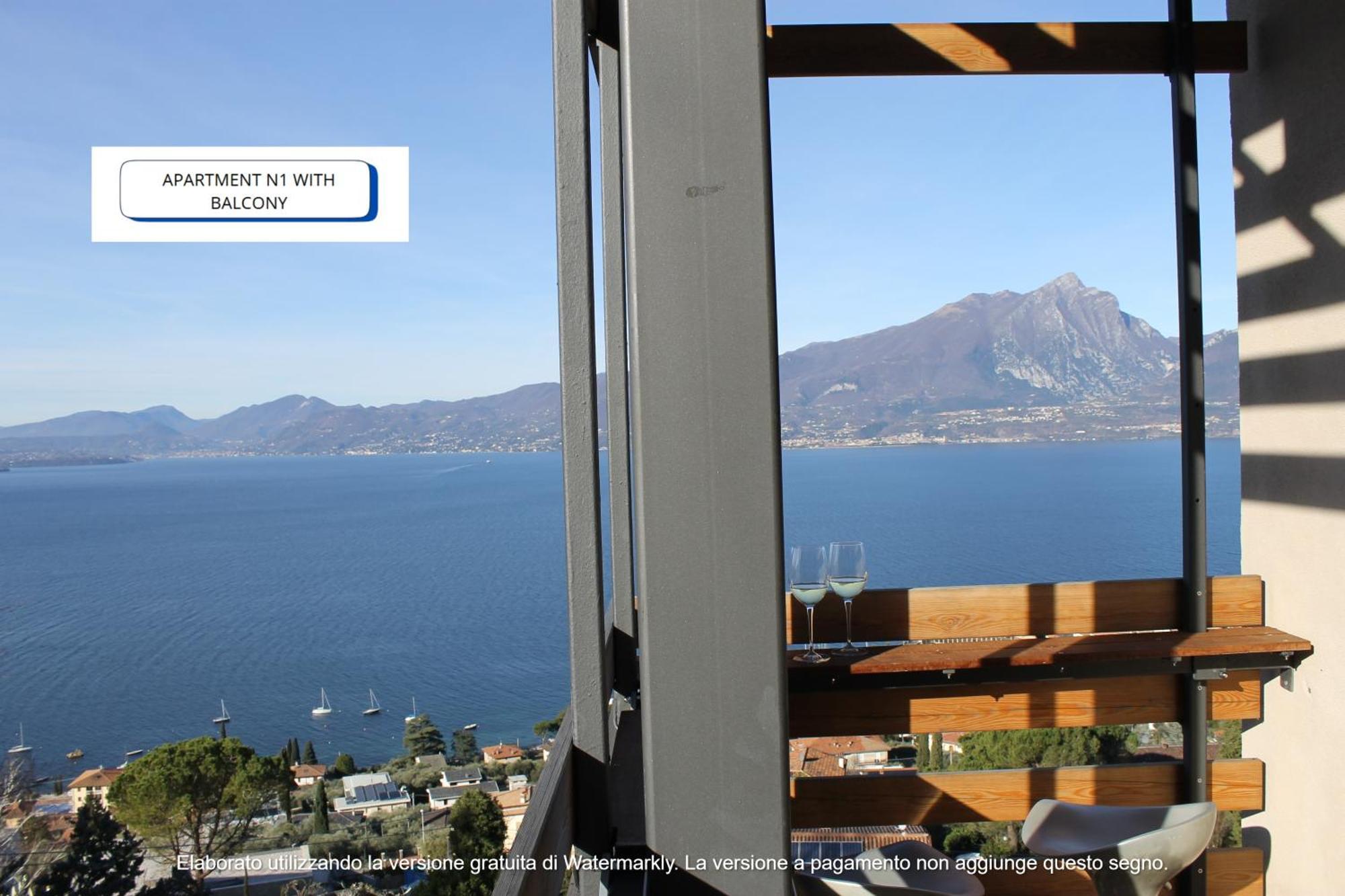 The View Apartment Тори дел Бенако Екстериор снимка