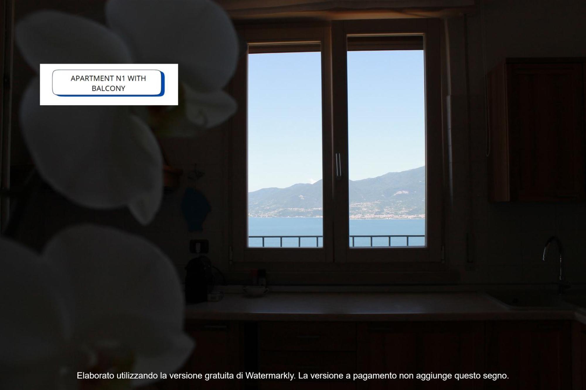The View Apartment Тори дел Бенако Екстериор снимка