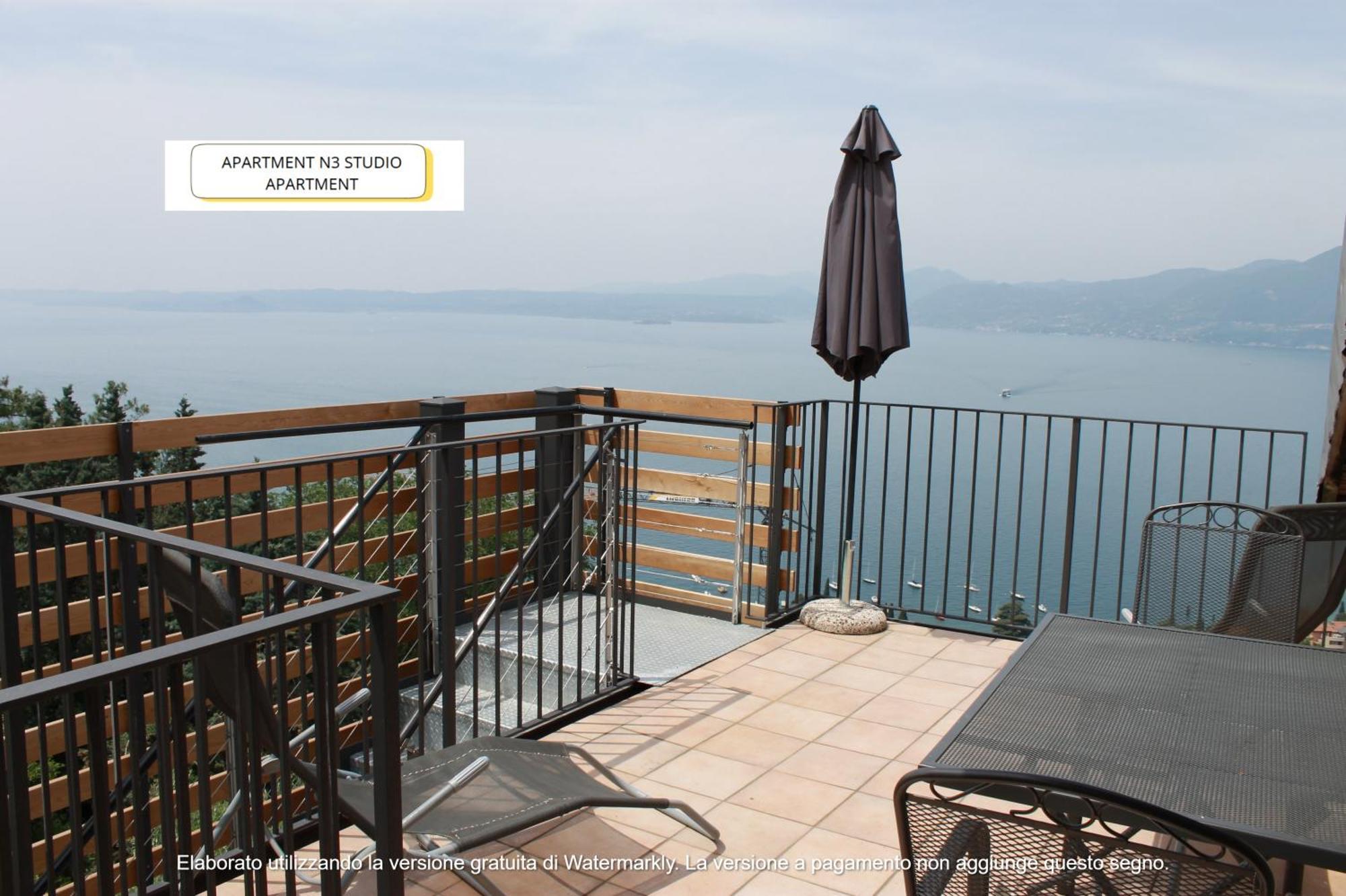 The View Apartment Тори дел Бенако Екстериор снимка