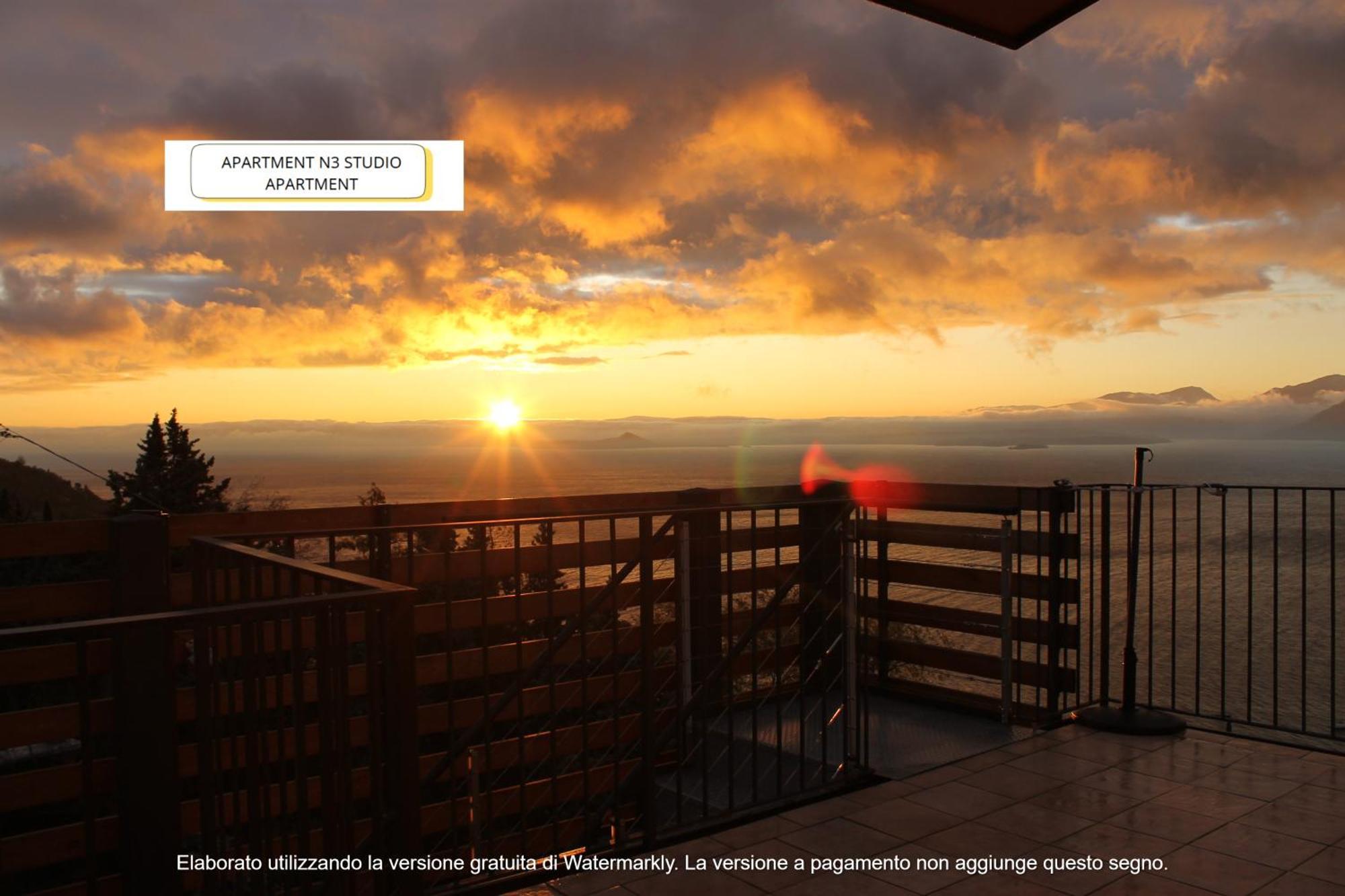The View Apartment Тори дел Бенако Екстериор снимка